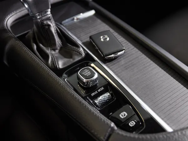 Volvo V90 2.0 D5 Momentum AWD Geartronic 24