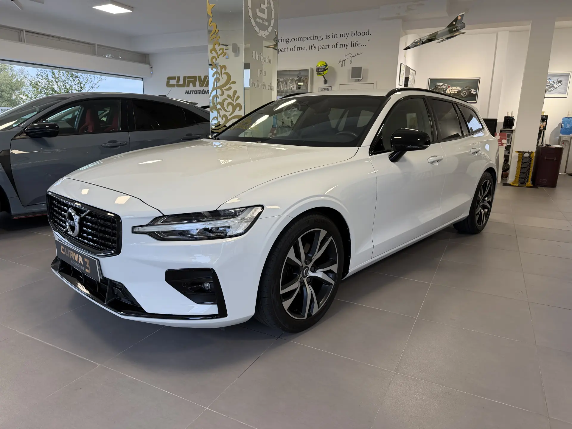 Volvo V60 2.0 B4 R-Design Geartronic 3