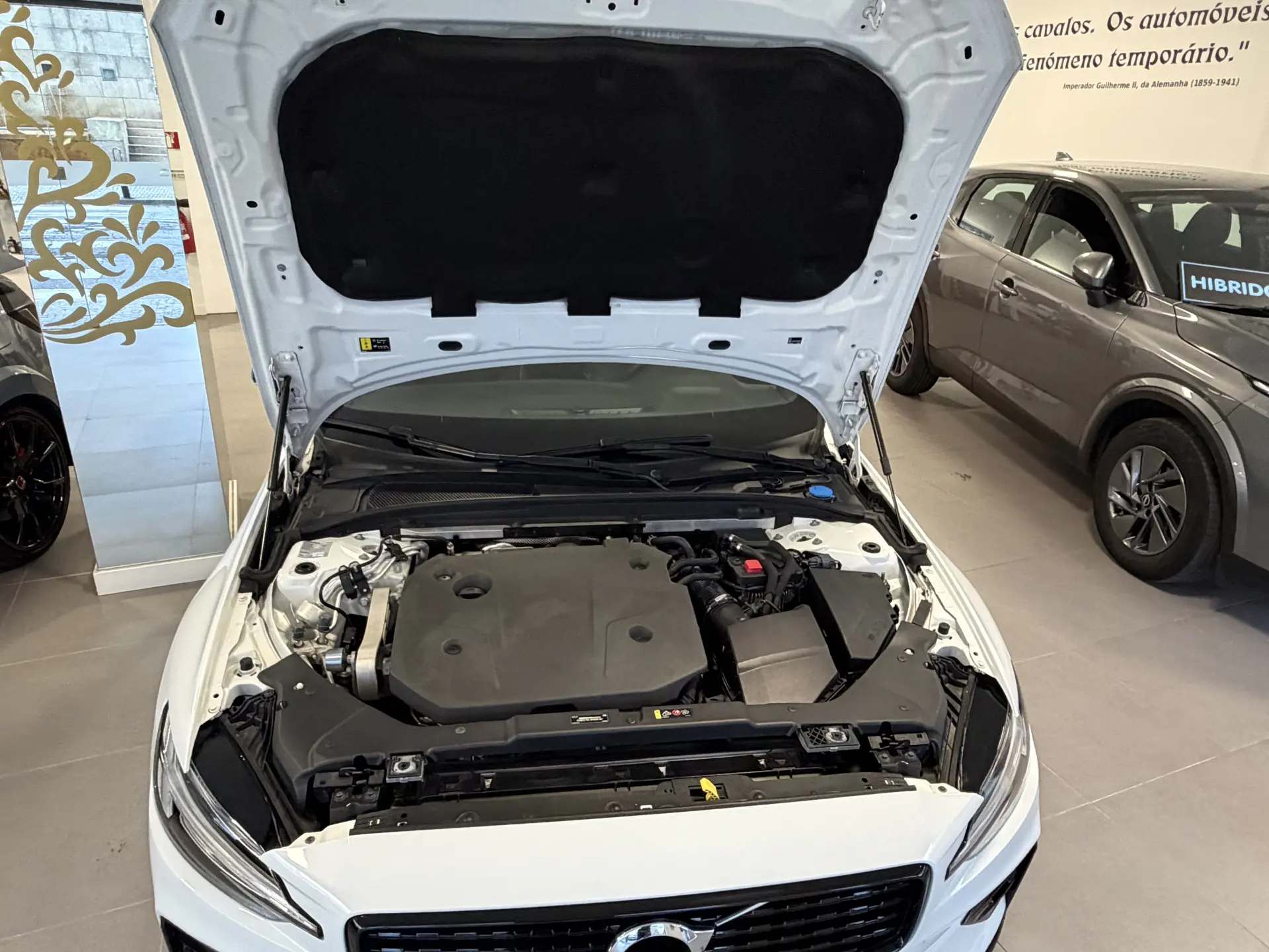 Volvo V60 2.0 B4 R-Design Geartronic 21