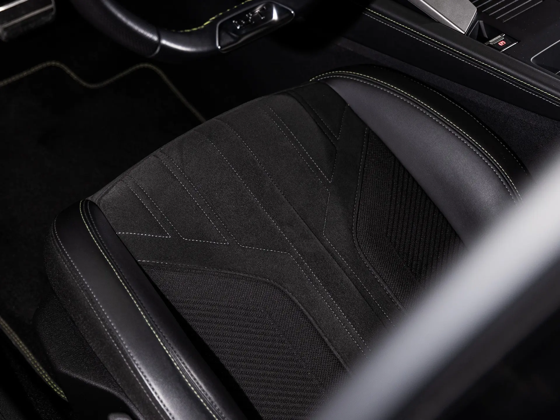 Peugeot 308 SW 1.6 Hybrid GT e-EAT8 16