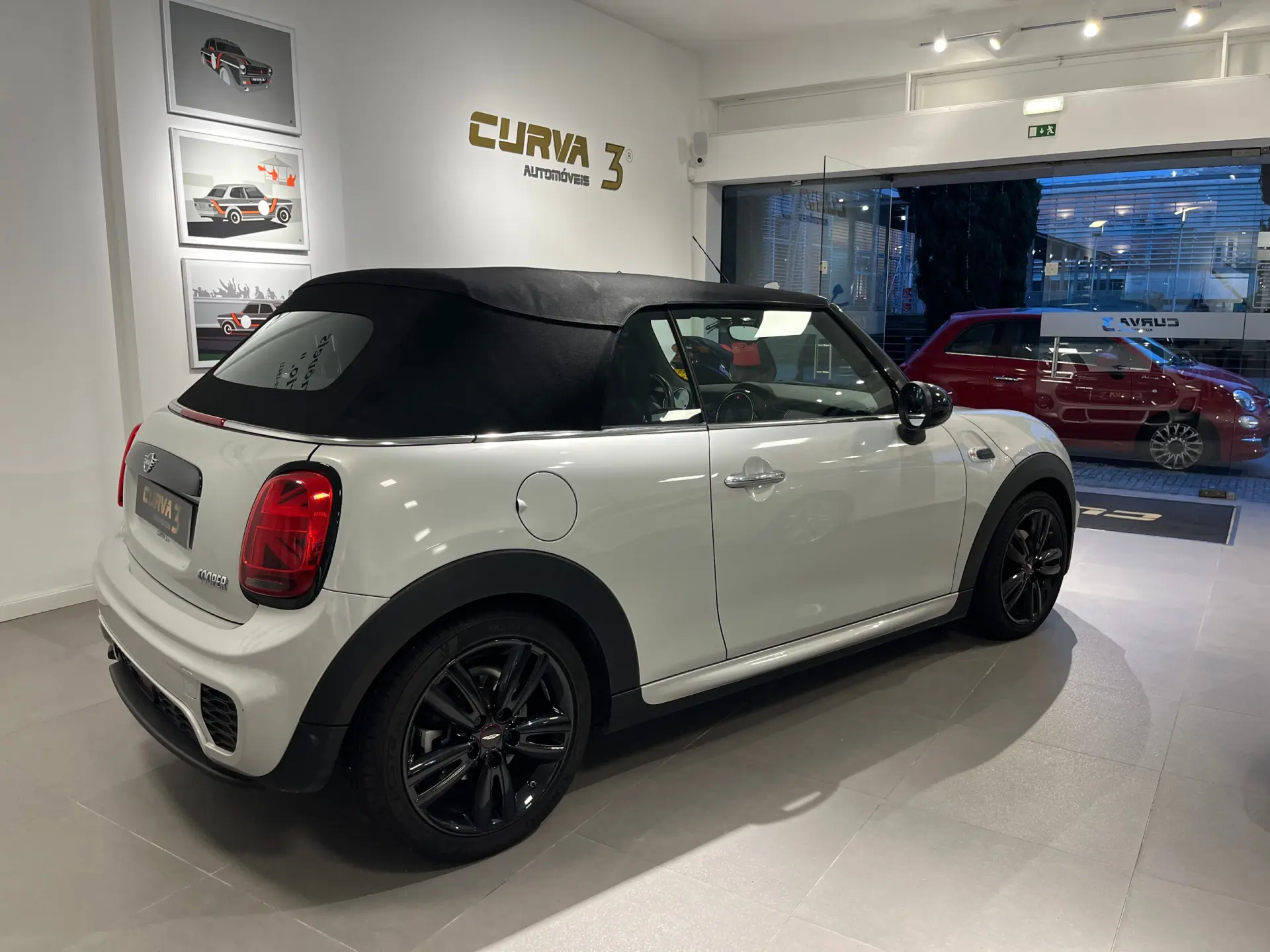 MINI Cabrio Cooper Premium Extra JCW Auto 3