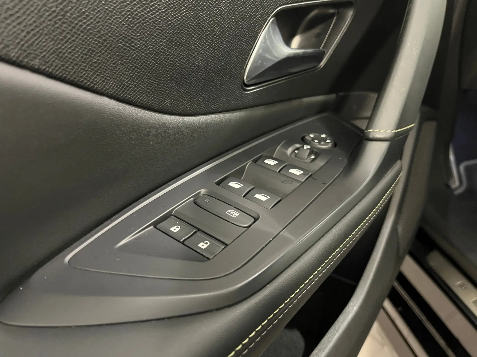 Peugeot 308 SW 1.6 Hybrid GT e-EAT8 21