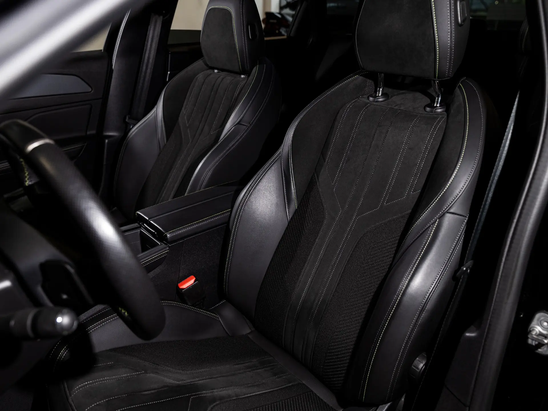 Peugeot 308 SW 1.6 Hybrid GT e-EAT8 29