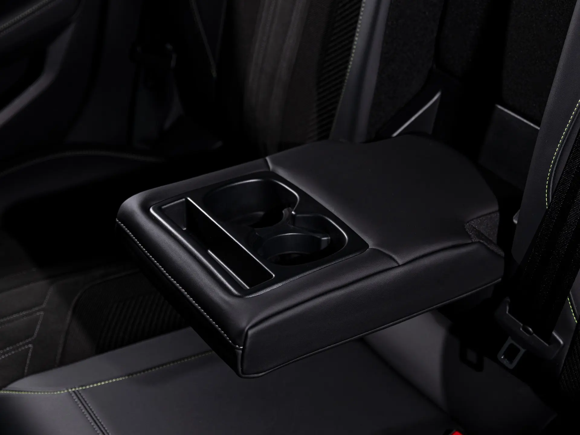 Peugeot 308 SW 1.6 Hybrid GT e-EAT8 12