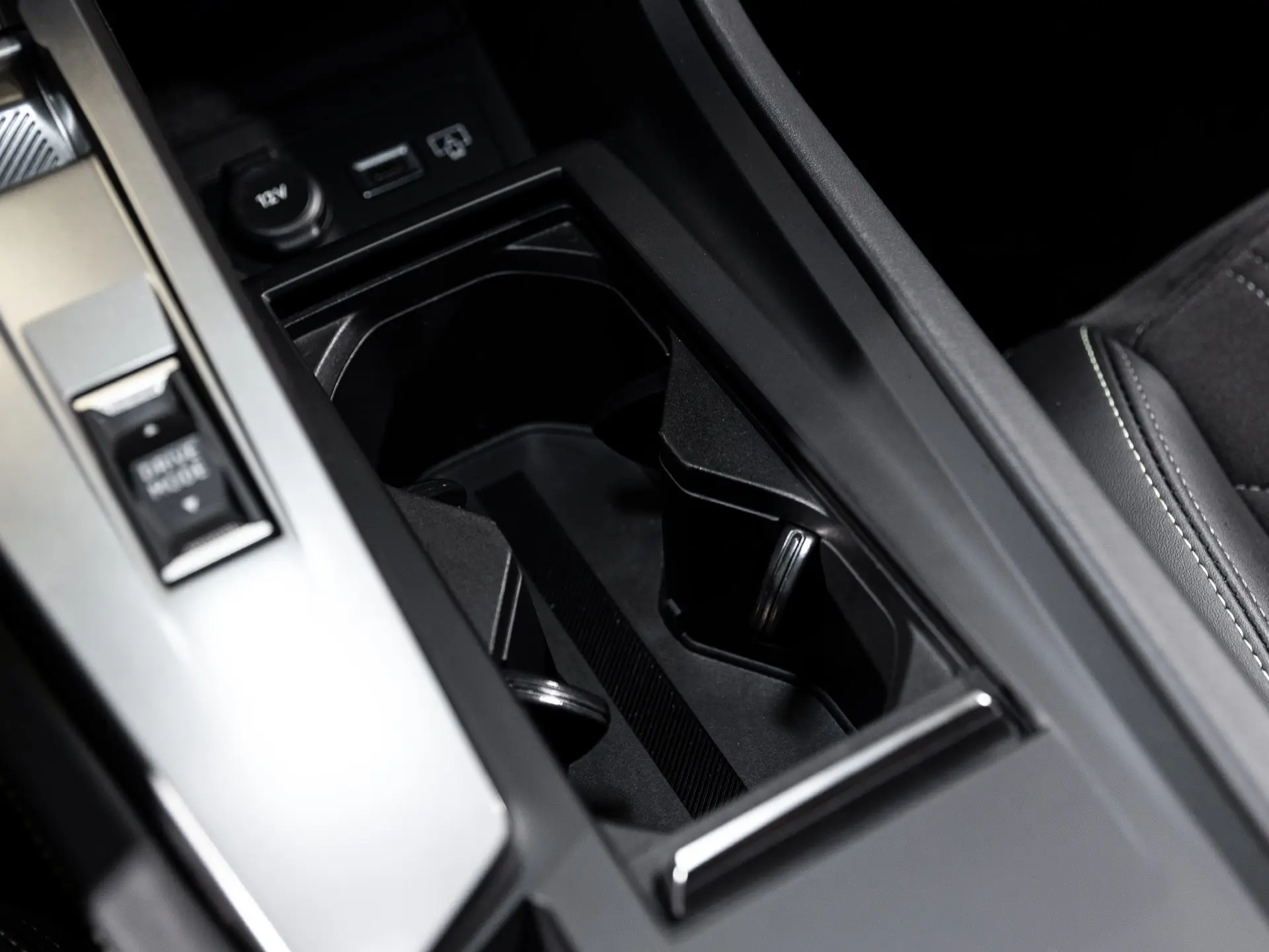 Peugeot 308 SW 1.6 Hybrid GT e-EAT8 31