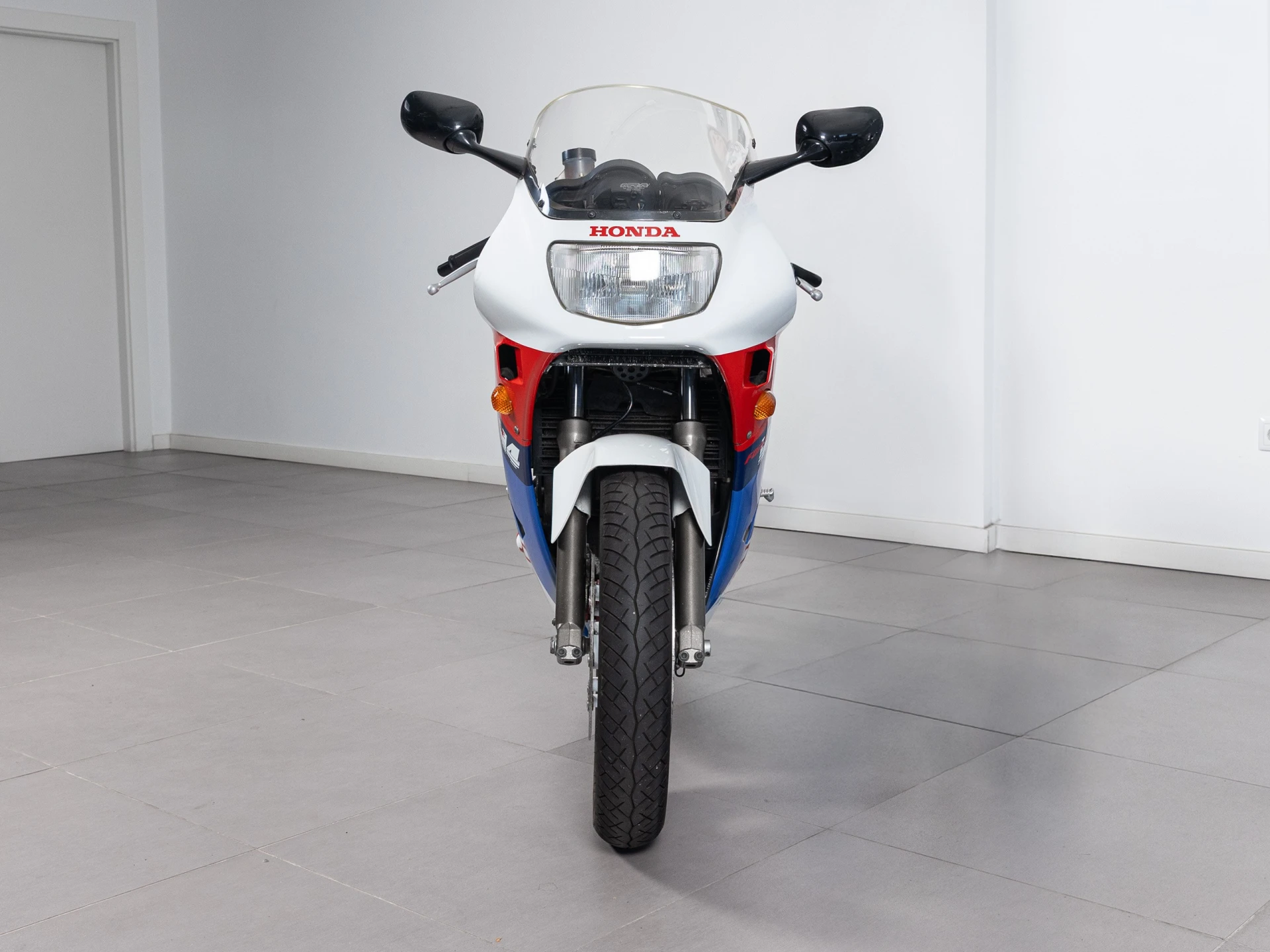 Honda VFR 400R 3