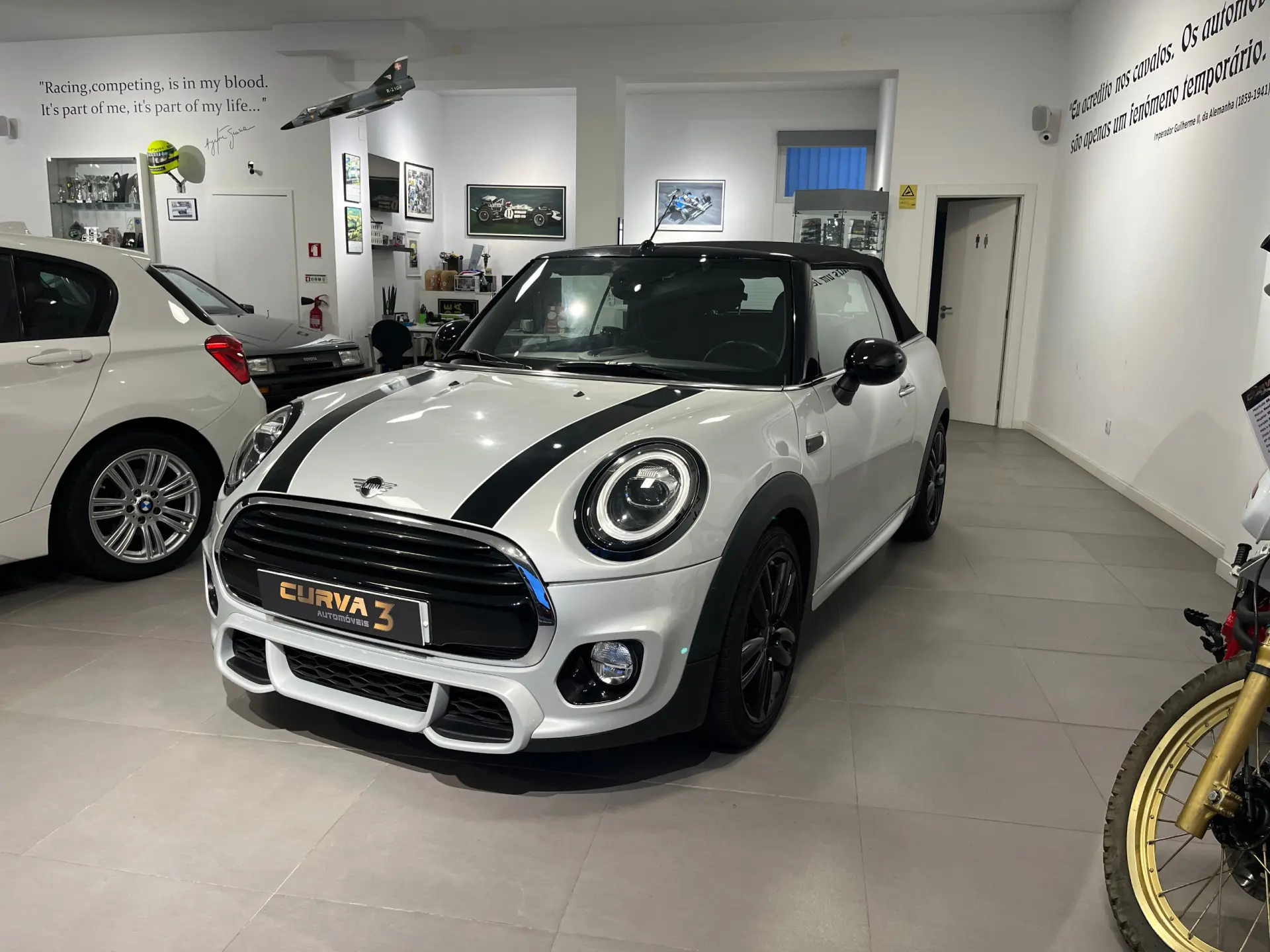 MINI Cabrio Cooper Premium Extra JCW Auto 2