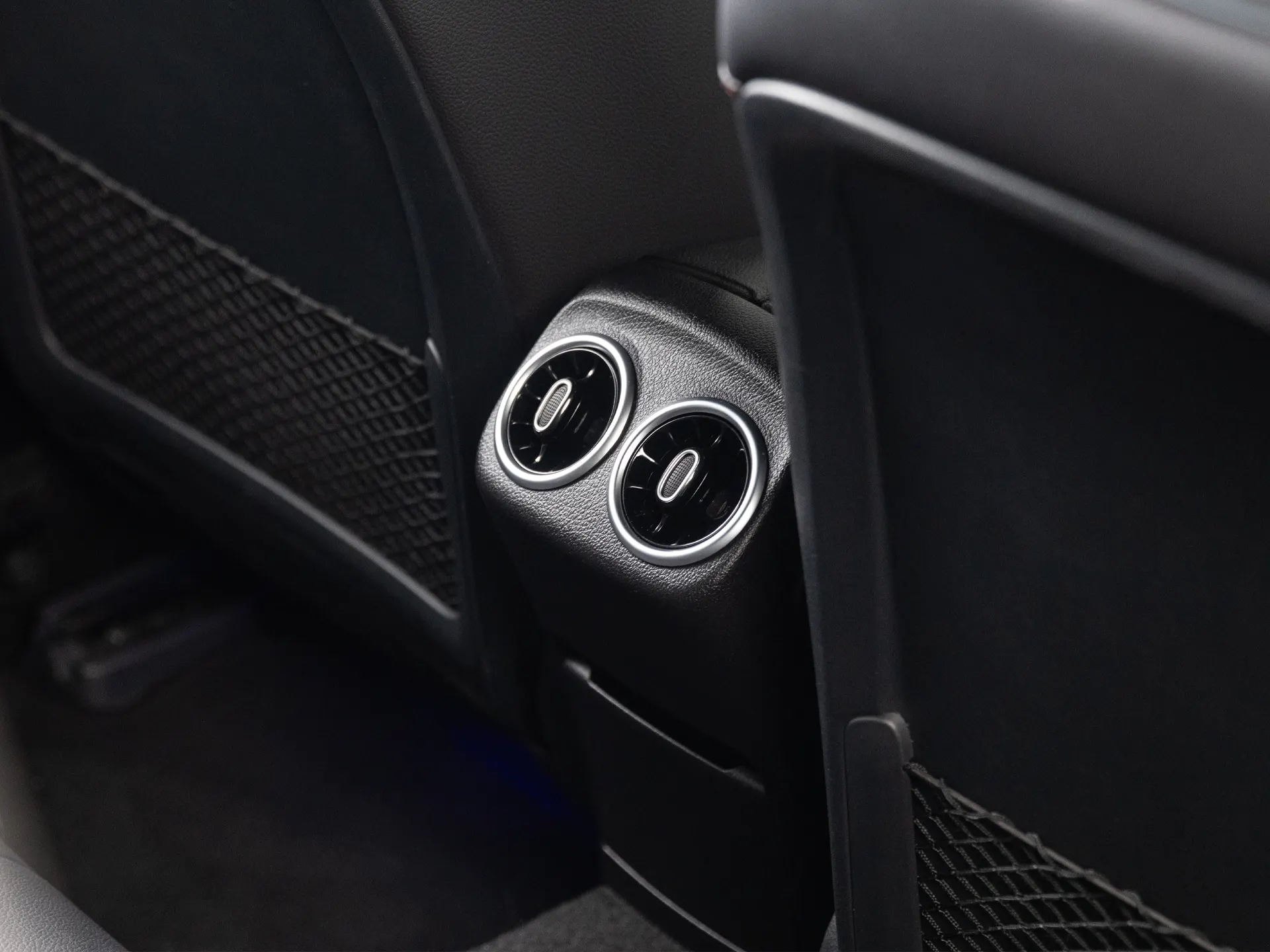 Mercedes-Benz A 200 AMG Line 33