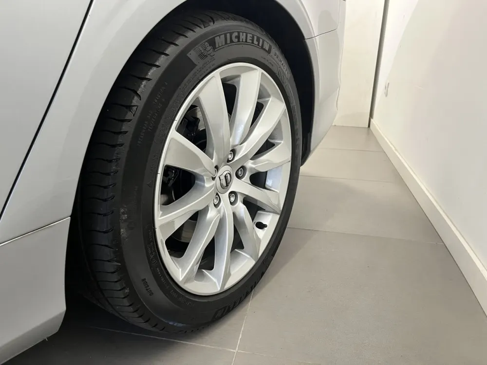 Volvo V90 2.0 D5 Momentum AWD Geartronic 33