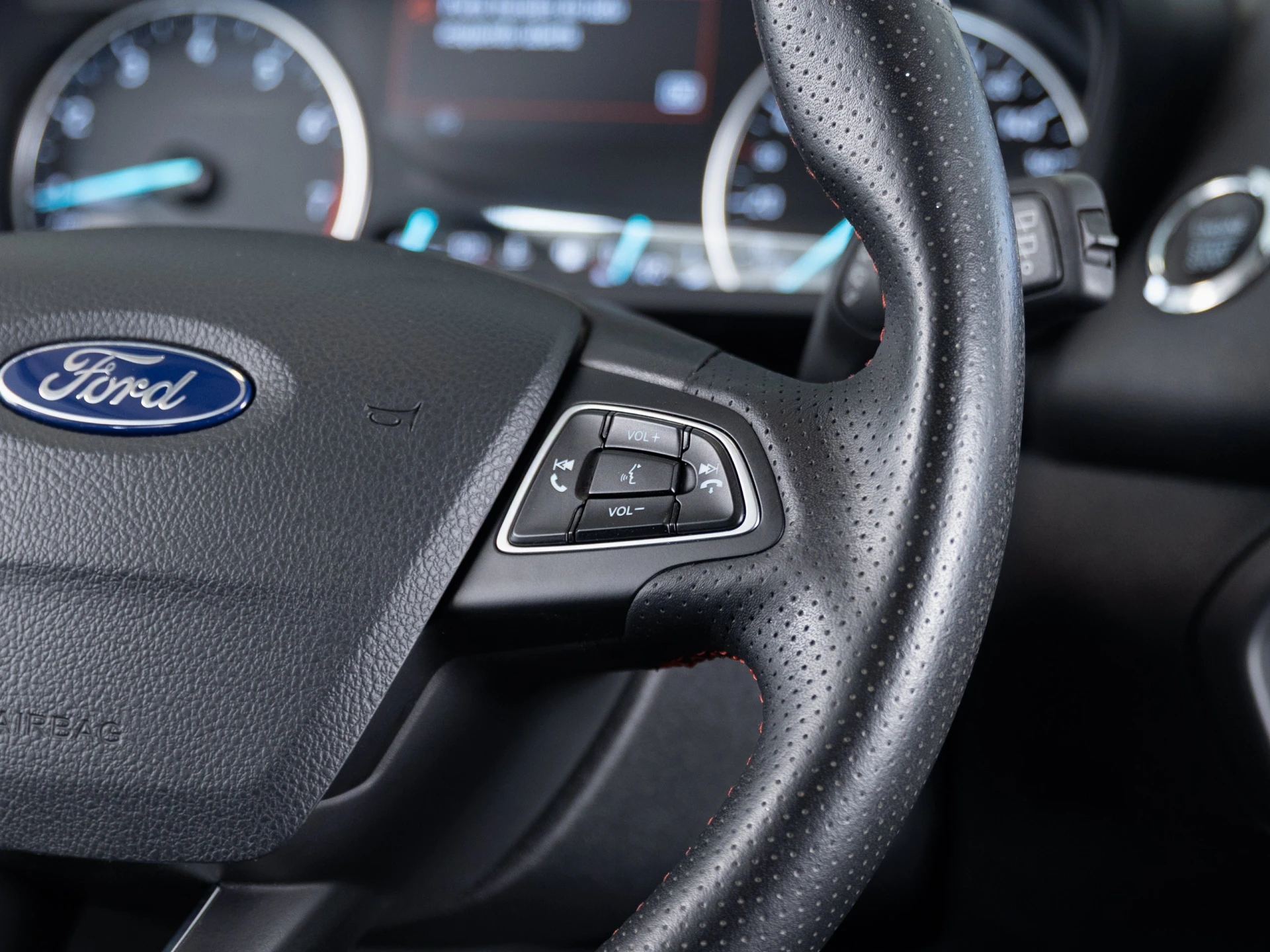 Ford EcoSport 1.0 EcoBoost ST-Line Plus 21
