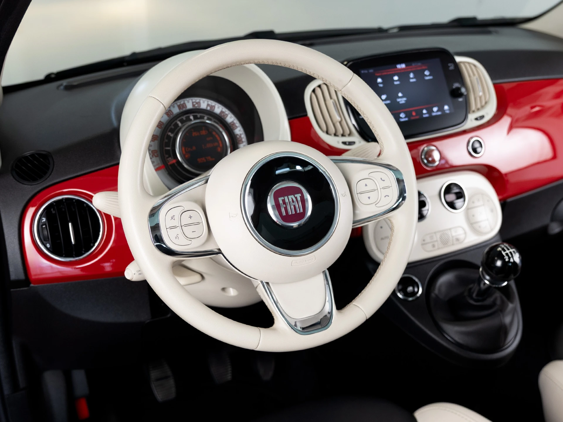 Fiat 500 1.0 Hybrid Dolcevita 16