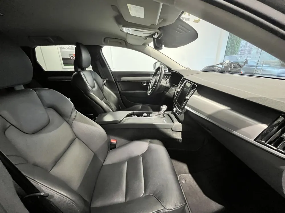 Volvo V90 2.0 D5 Momentum AWD Geartronic 20