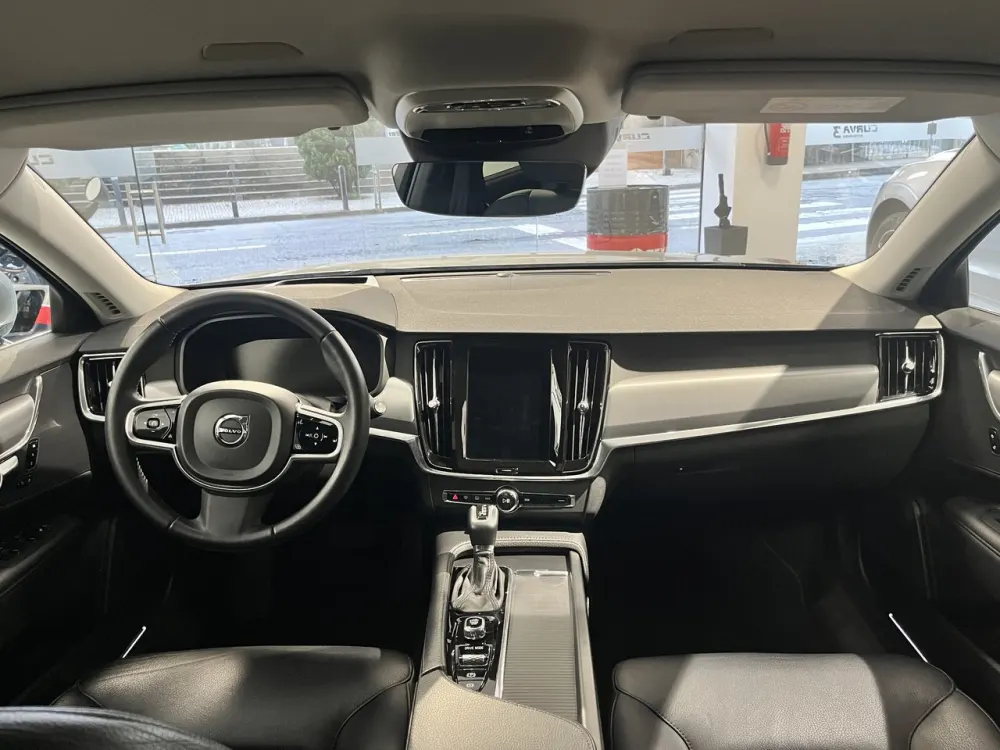 Volvo V90 2.0 D5 Momentum AWD Geartronic 21
