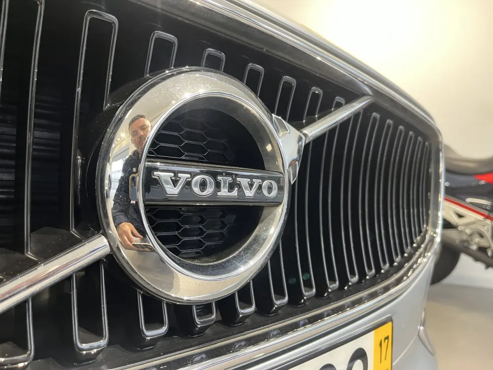 Volvo V90 2.0 D5 Momentum AWD Geartronic 35