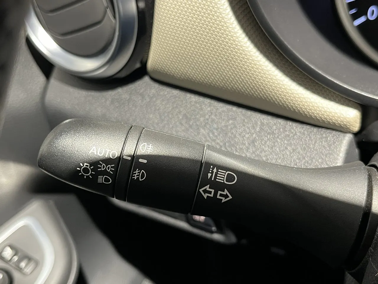 Nissan Micra 1.0 IG-T N-Connecta 28