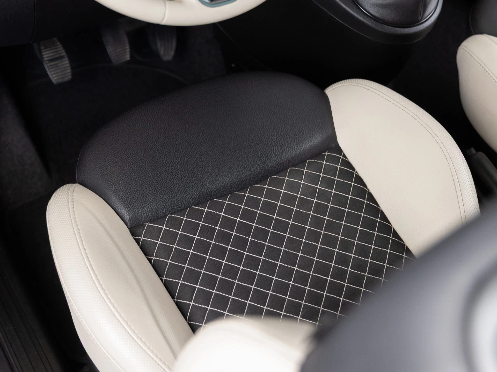 Fiat 500 1.0 Hybrid Dolcevita 17
