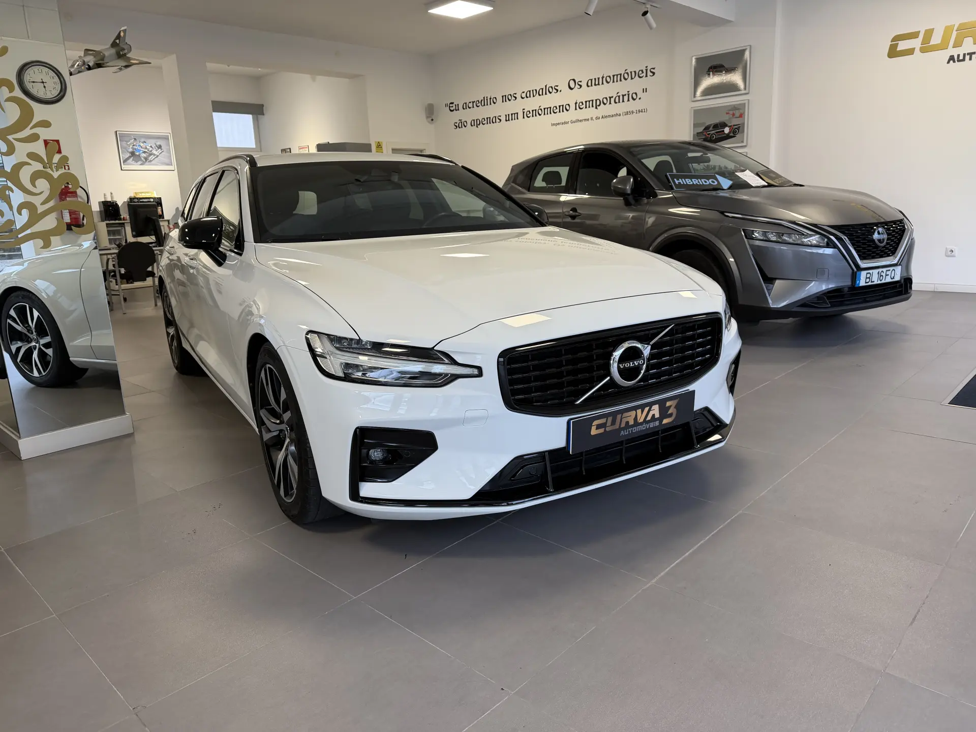 Volvo V60 2.0 B4 R-Design Geartronic 1