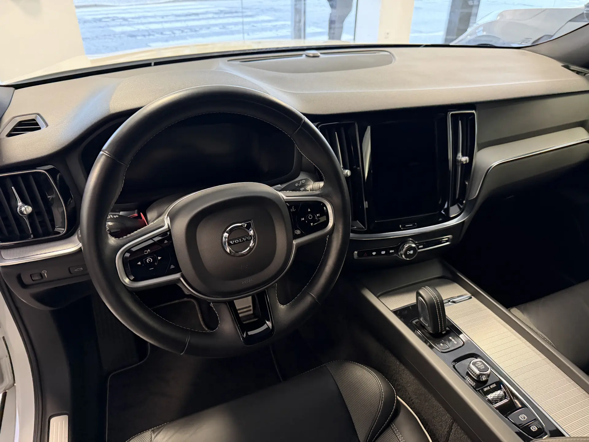 Volvo V60 2.0 B4 R-Design Geartronic 9