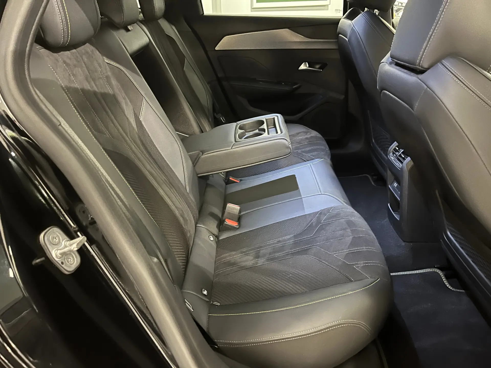 Peugeot 308 SW 1.6 Hybrid GT e-EAT8 11