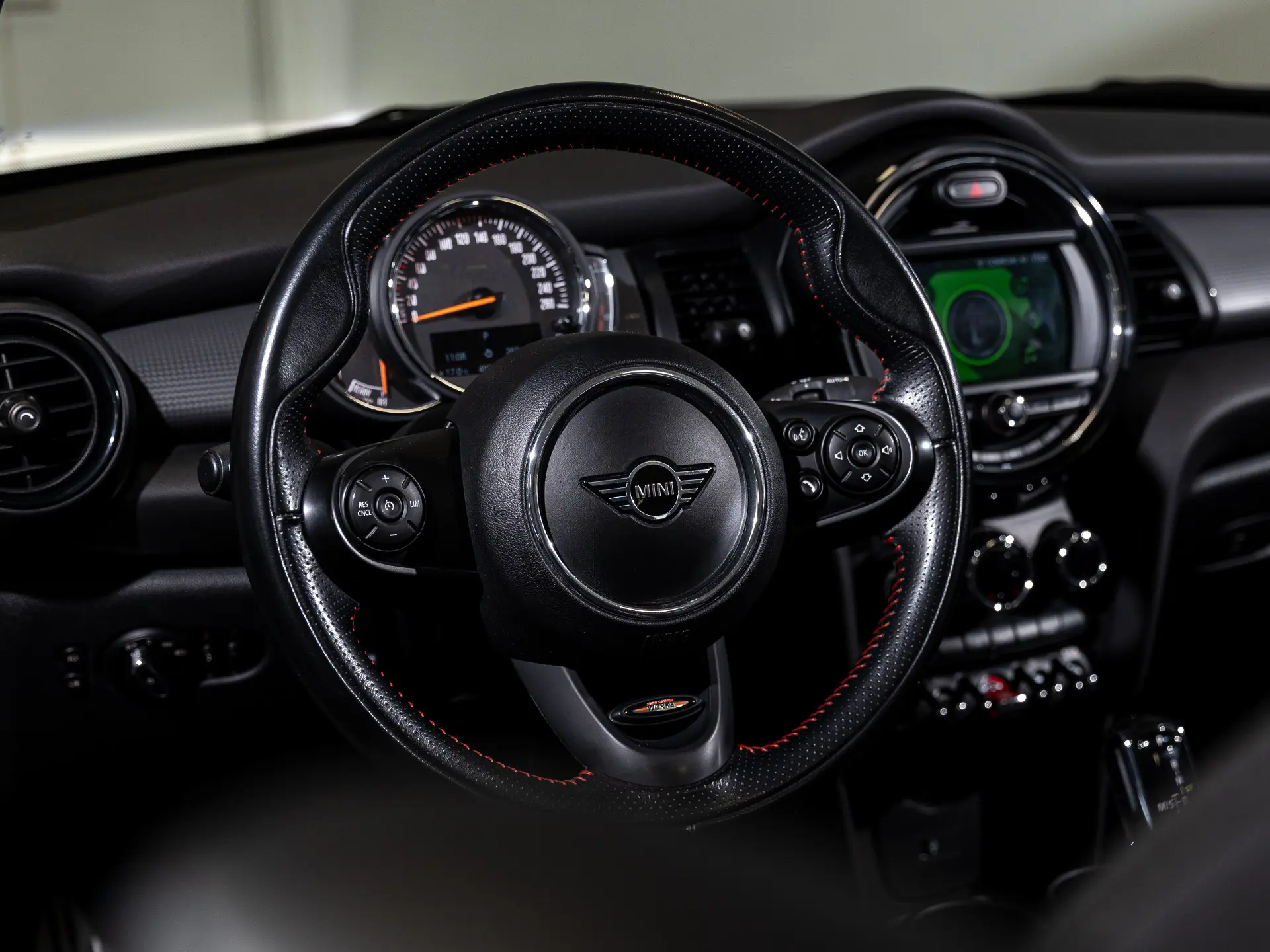 MINI Cabrio Cooper Premium Extra JCW Auto 17