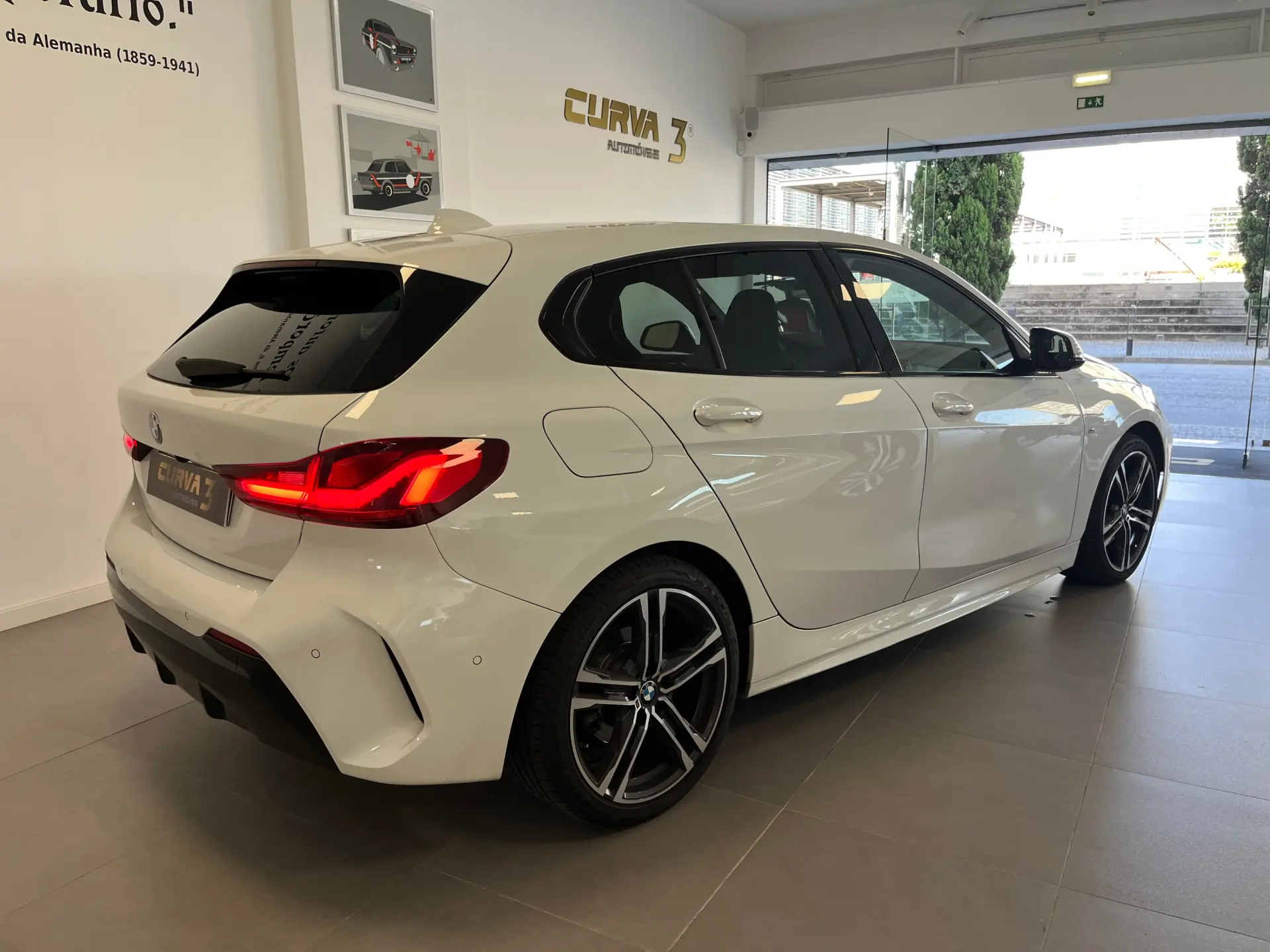 BMW 116 d Pack M Auto 3
