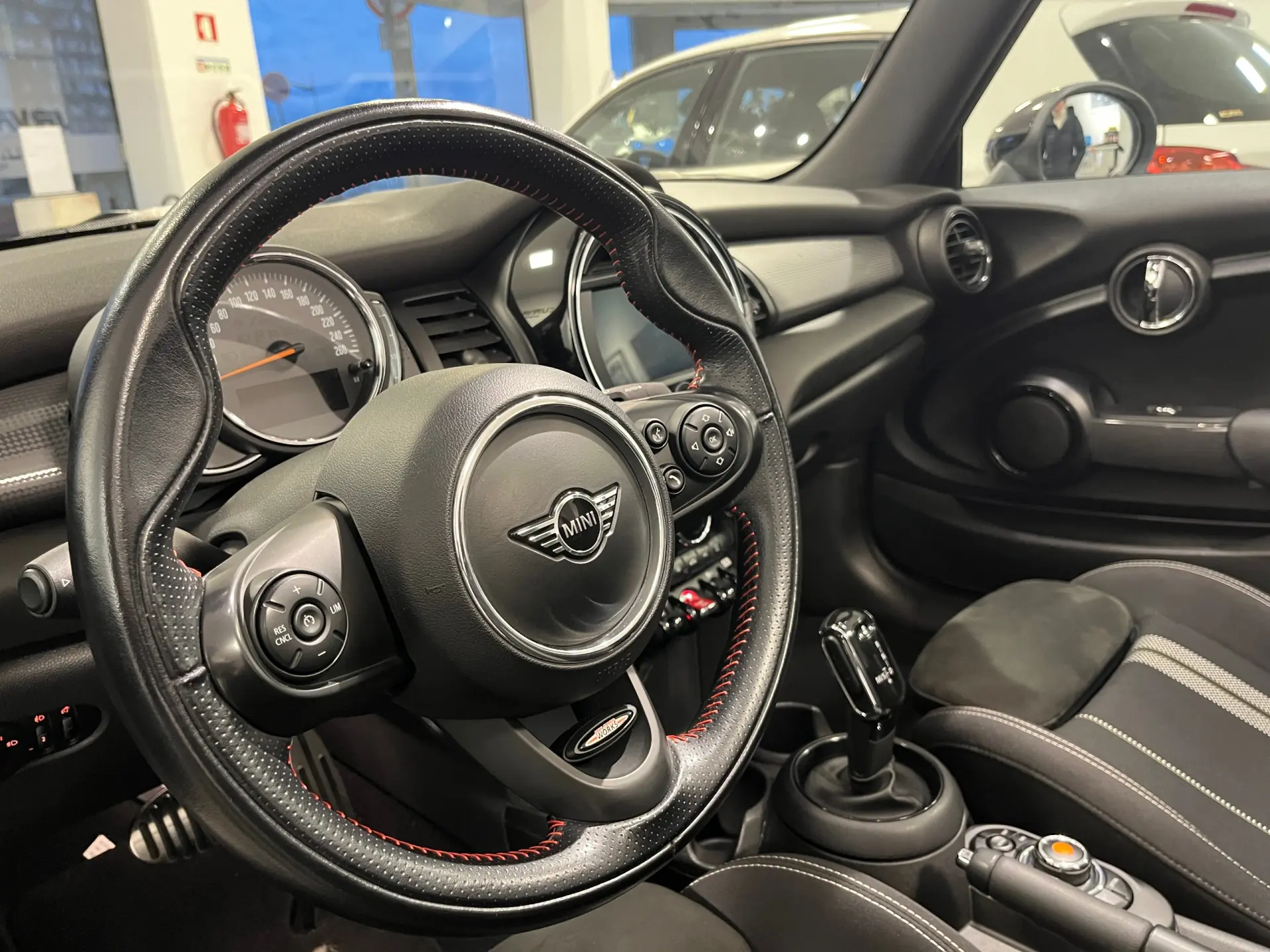 MINI Cabrio Cooper Premium Extra JCW Auto 13
