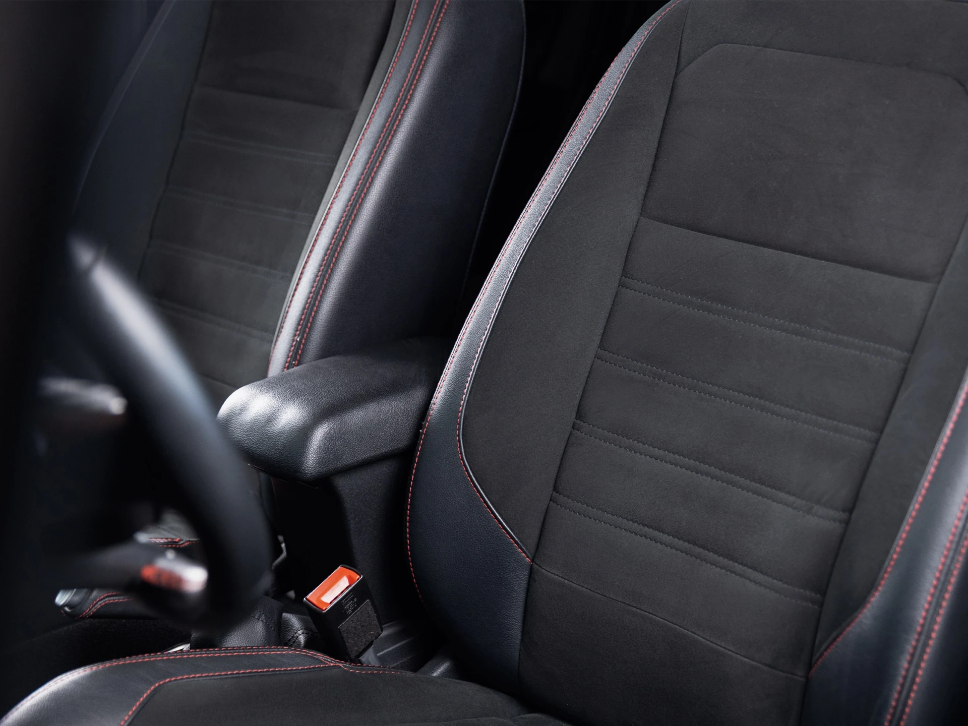 Ford EcoSport 1.0 EcoBoost ST-Line Plus 28