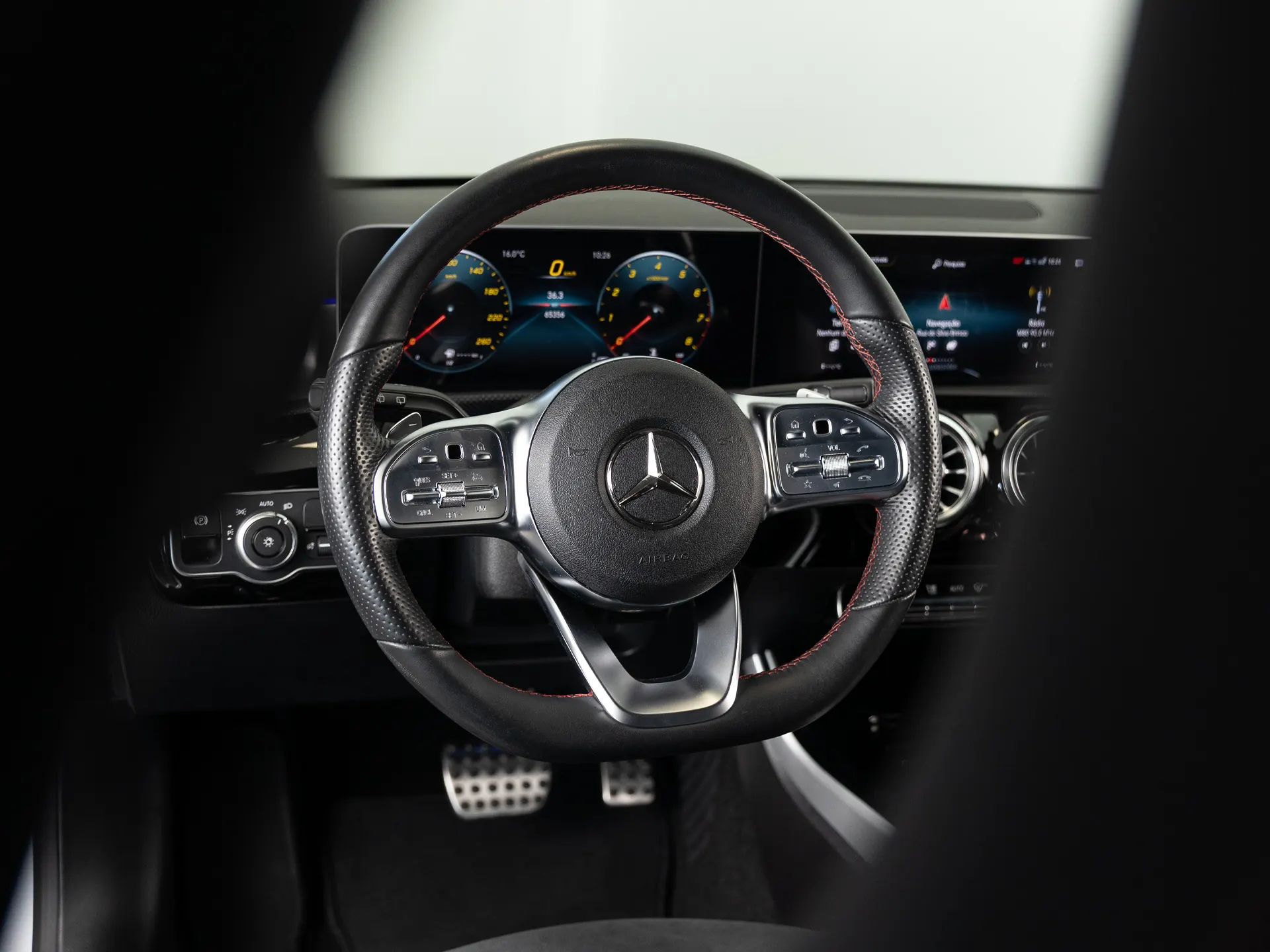 Mercedes-Benz A 200 AMG Line 14