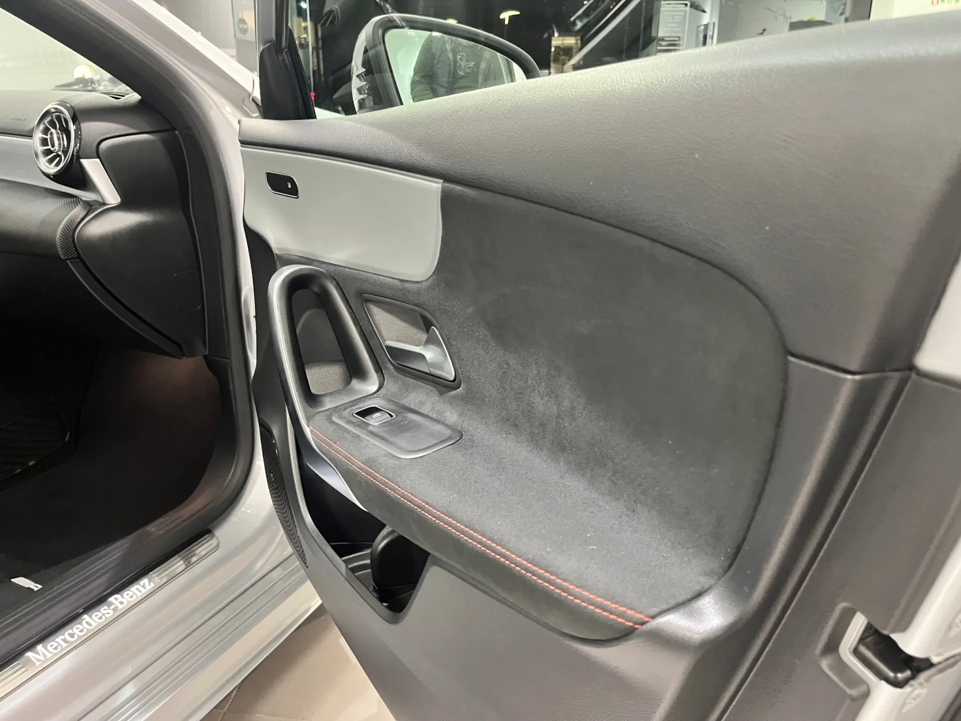 Mercedes-Benz A 200 AMG Line 15