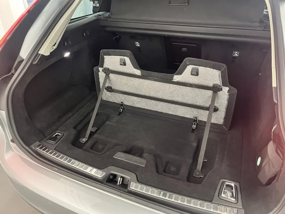 Volvo V90 2.0 D5 Momentum AWD Geartronic 12
