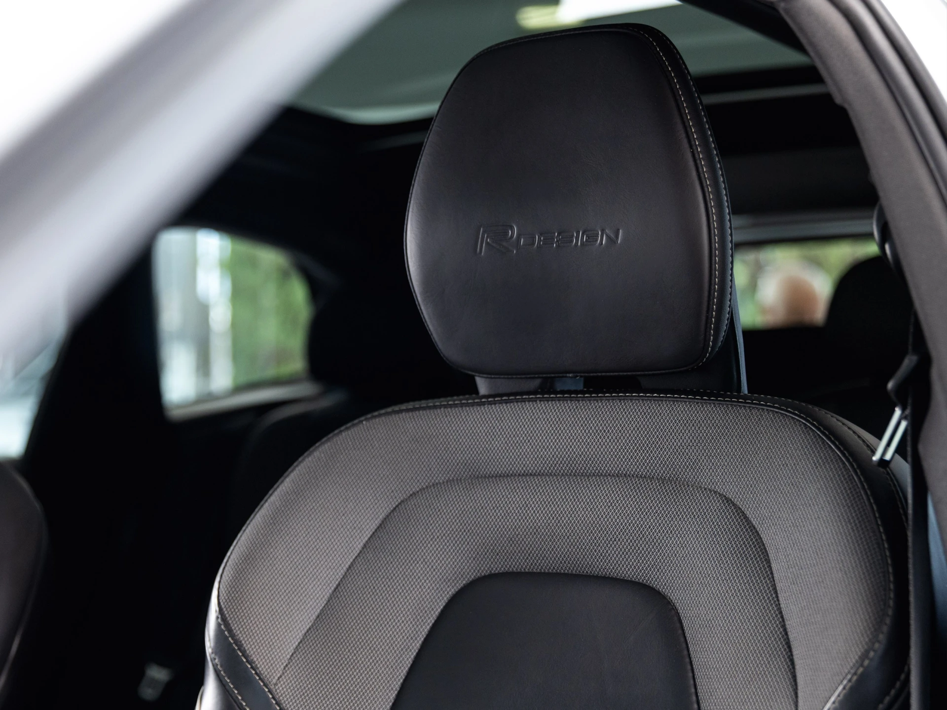Volvo XC 60 2.0 D4 R - Design 33