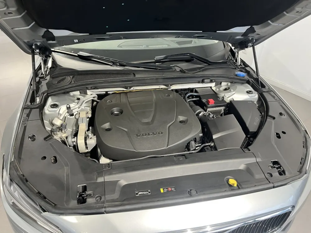 Volvo V90 2.0 D5 Momentum AWD Geartronic 34