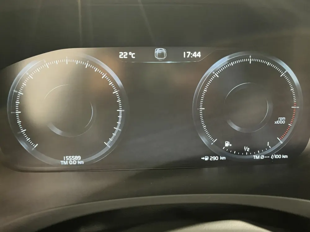 Volvo V90 2.0 D5 Momentum AWD Geartronic 25