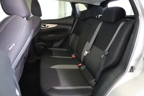 Nissan Qashqai 1.3 DIG-T N-Connecta LED+TT+SKY 27