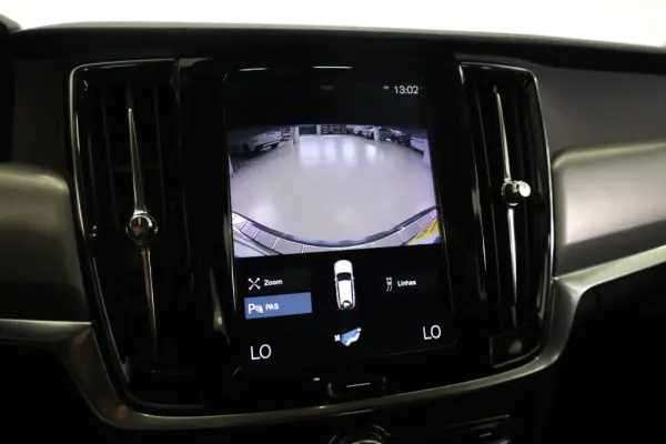 Volvo V90 2.0 D4 Momentum Plus Geartronic 34