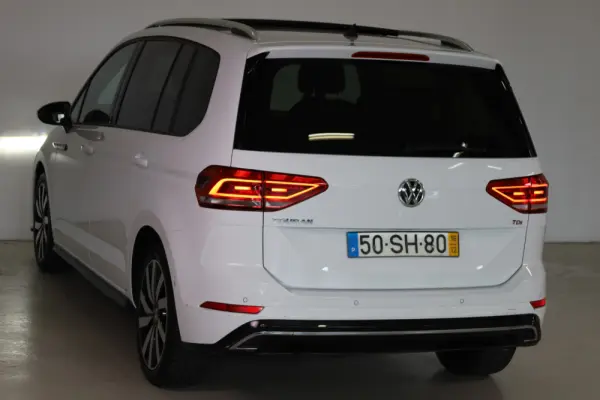 Volkswagen Touran 1.6 TDI R-Line DSG 18