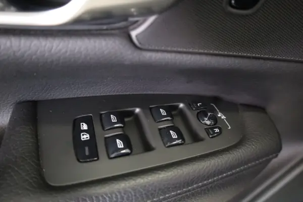 Volvo V90 2.0 D4 Momentum Plus Geartronic 37