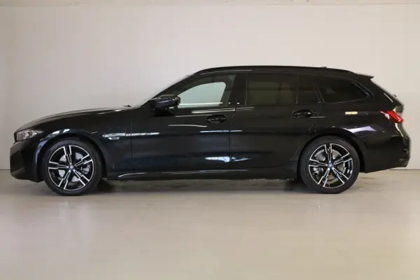 BMW 330 e Pack Desportivo M Auto 4