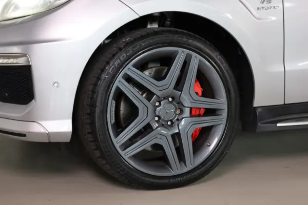 Mercedes-Benz ML 63 AMG 4Matic SpeedshiftFT 7G-TRONIC Performance Package 15