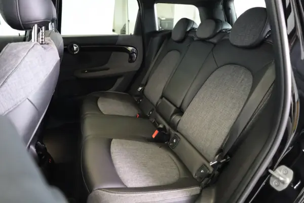 MINI Countryman Cooper SE ALL4 Auto 33