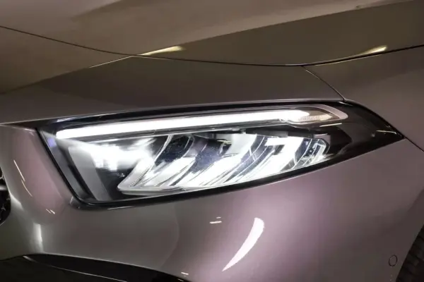 Mercedes-Benz A 180 Limousine Outro 13