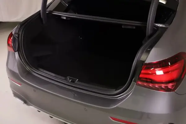 Mercedes-Benz A 180 Limousine Outro 16