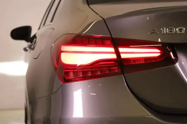 Mercedes-Benz A 180 Limousine Outro 20