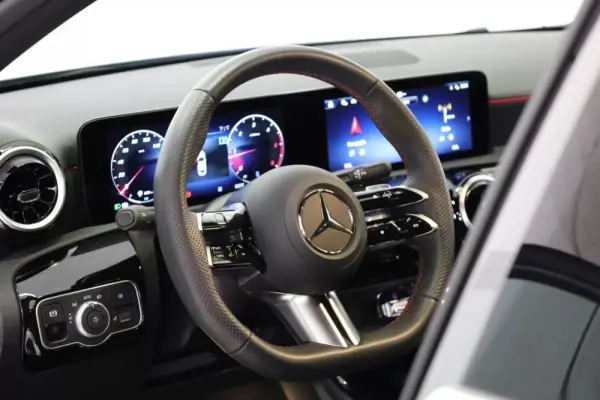 Mercedes-Benz A 180 Limousine Outro 21