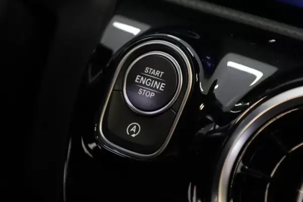 Mercedes-Benz A 180 Limousine Outro 45