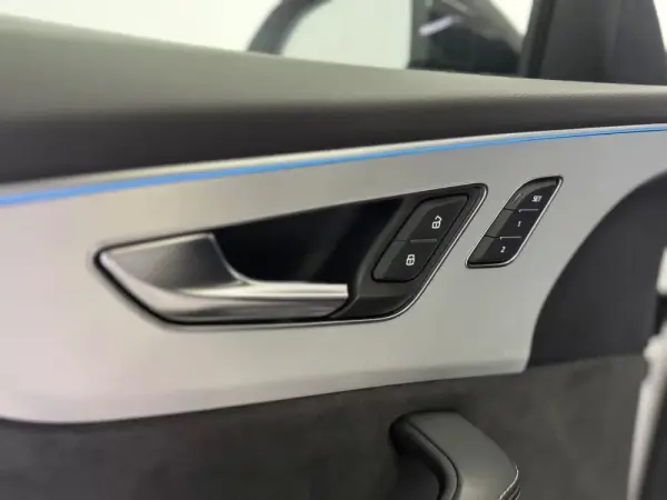 Audi SQ8 TFSI quattro Tiptronic 51