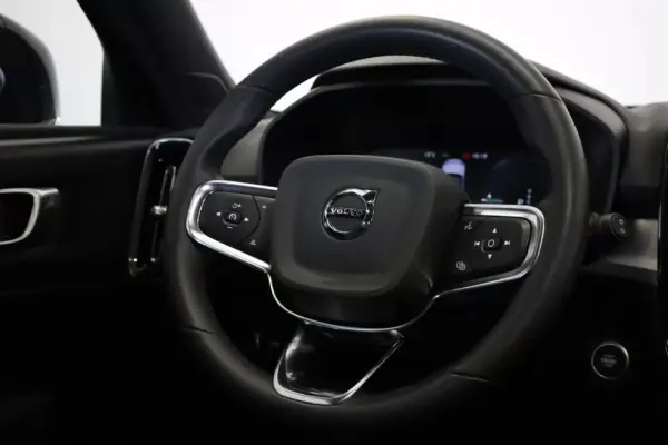 Volvo XC 40 1.5 T5 PHEV Momentum Plus 6