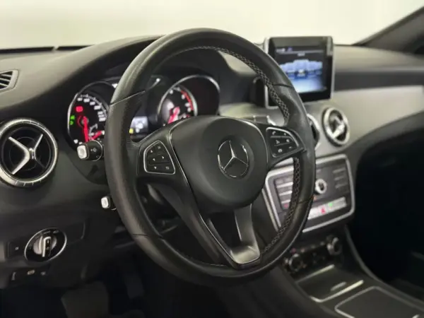 Mercedes-Benz CLA 180 d Urban Aut. 27