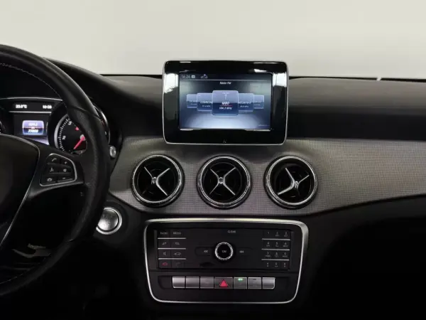 Mercedes-Benz CLA 180 d Urban Aut. 28