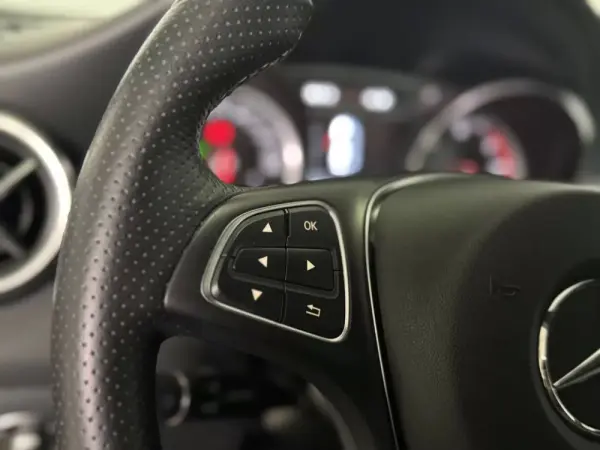 Mercedes-Benz CLA 180 d Urban Aut. 42